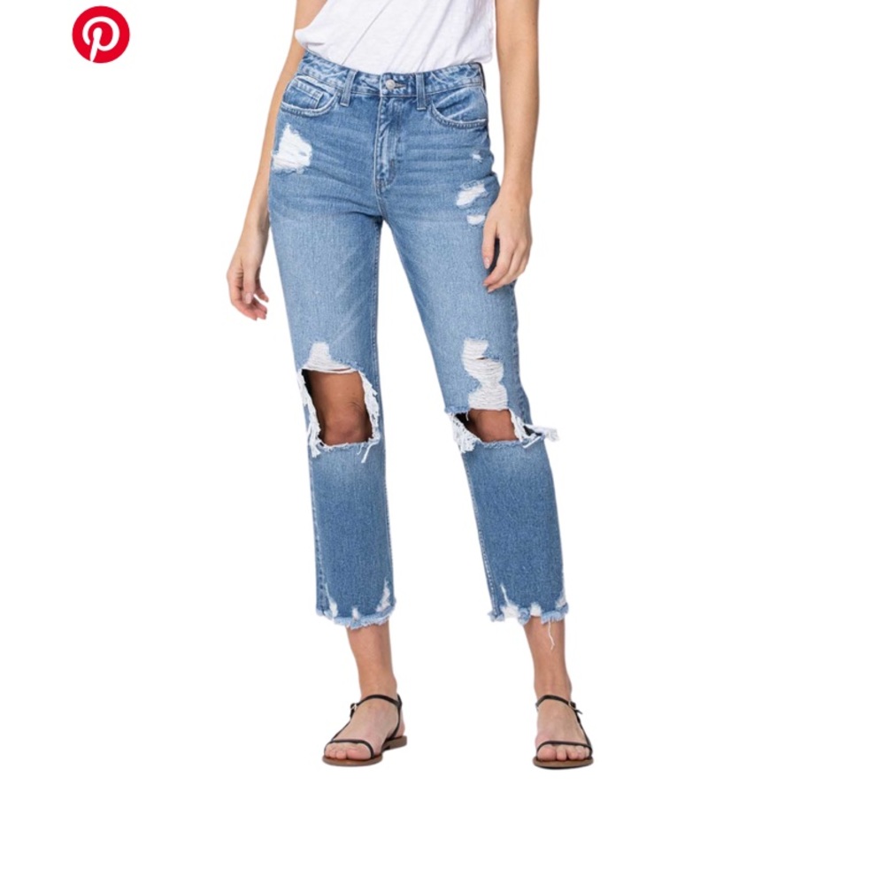 high rise tattered straight flying monkey jeans! Fit like a 28!